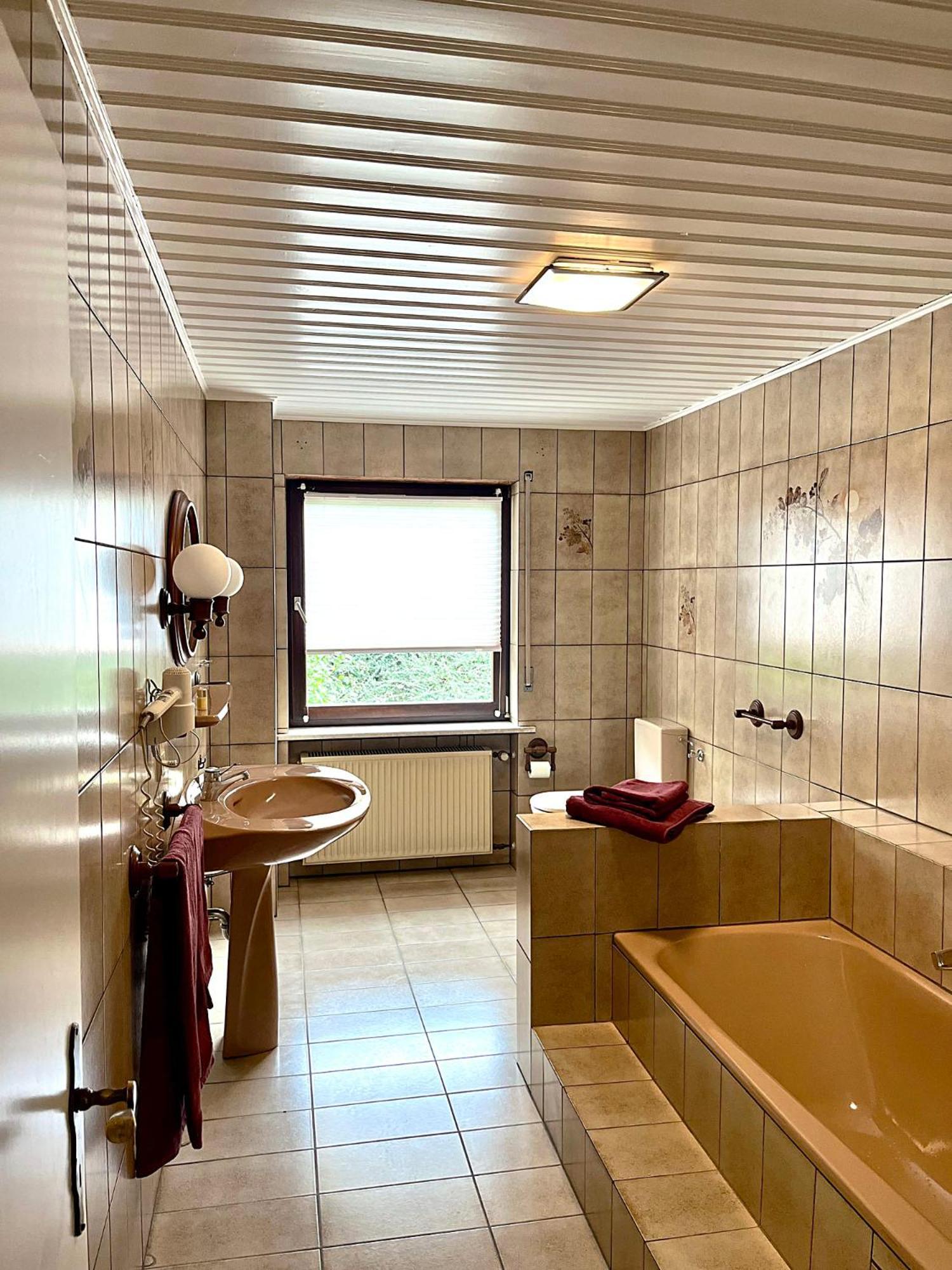 Pension 1595 Im Weingut Botzet Maring-Noviand Экстерьер фото