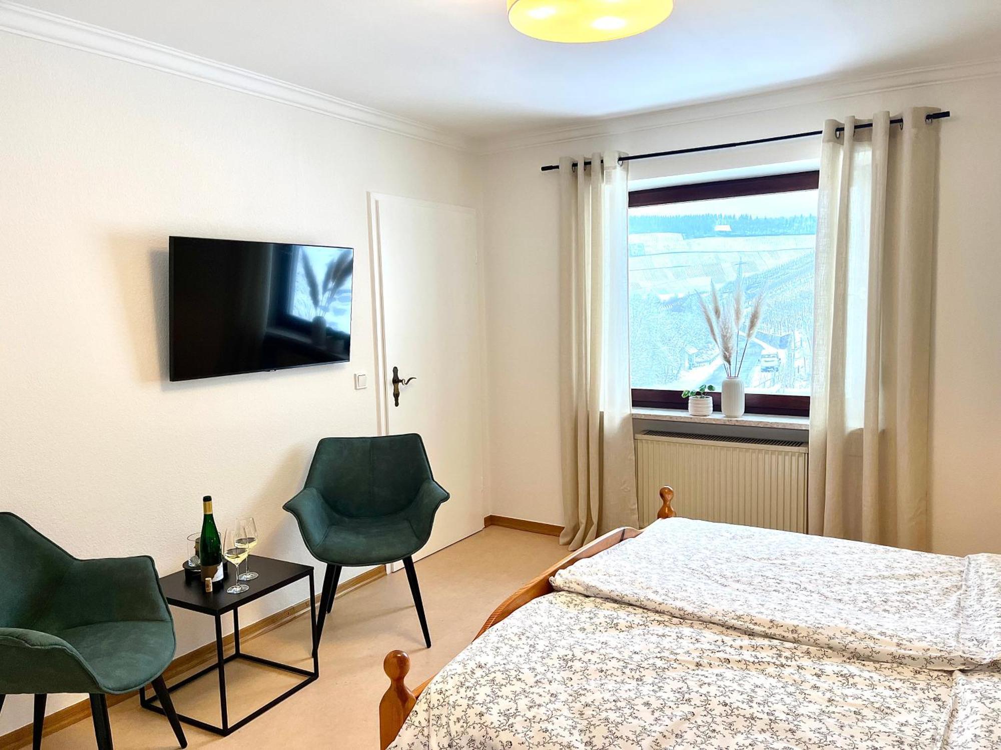 Pension 1595 Im Weingut Botzet Maring-Noviand Экстерьер фото